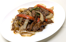 牛肉の黒胡椒炒め